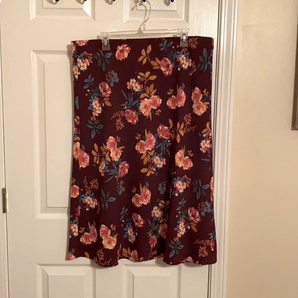 Loft Floral midi skirt NWT